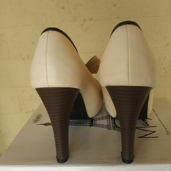 New Ten and black bootie heels - Picture 3 of 5